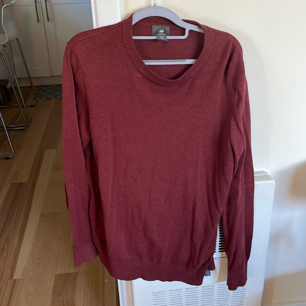 H&M burgundy sweater - men’s Medium, slim fit